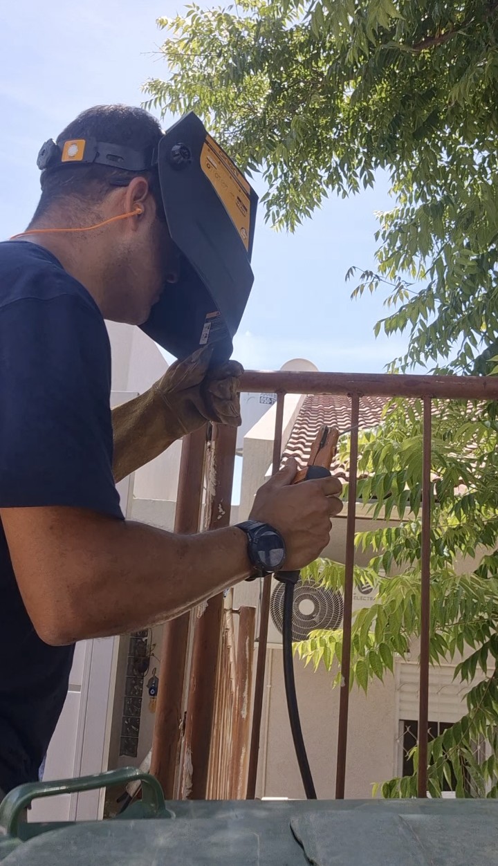 עידו מרתך מעקה מרפסת